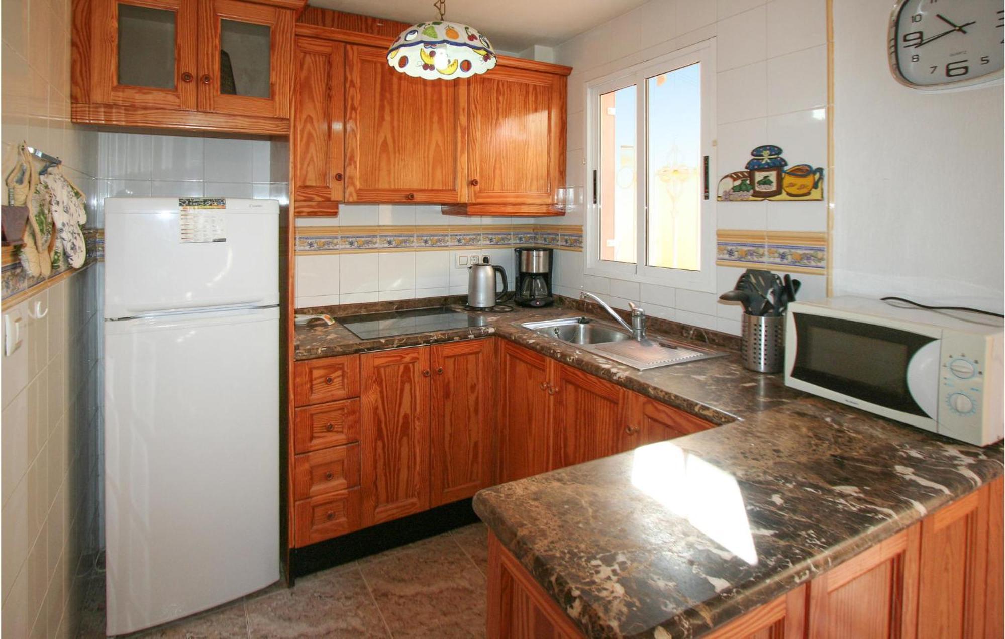 Cozy Home In Orihuela Costa With Kitchenette Exterior foto